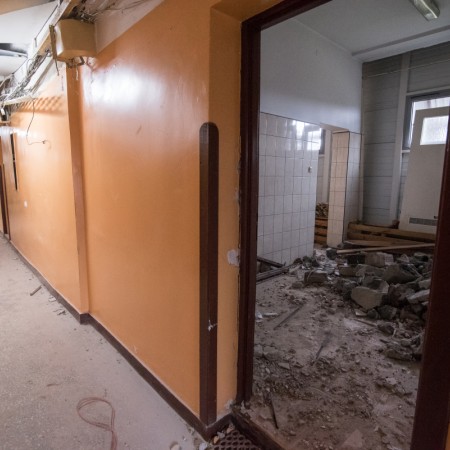 Prace remontowe wewnątrz budynku hali MOSiR - 29.01.2018 r.