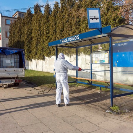 Mycie i dezynfekcja przystanków autobusowych