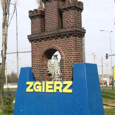 Herb Zgierza (zbieg ulic: Łódzkiej i 1. Maja) - zdjęcie 2005 r.