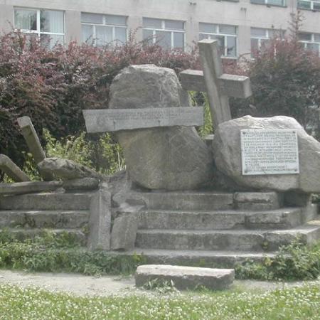 pomnik Waleriana Łukasińskiego