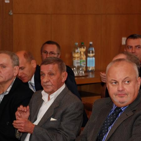 XXIV nadzwyczajna sesja Rady Miasta Zgierza - Zgierscy olimpijczycy - od lewej Włodzimierz Cieślak i Lesław Krop