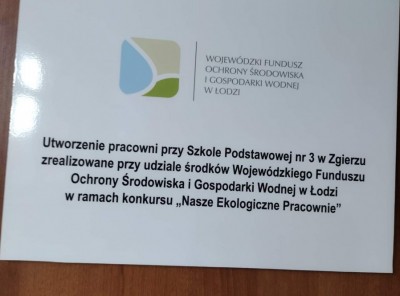 tabliczka informująca o projekcie