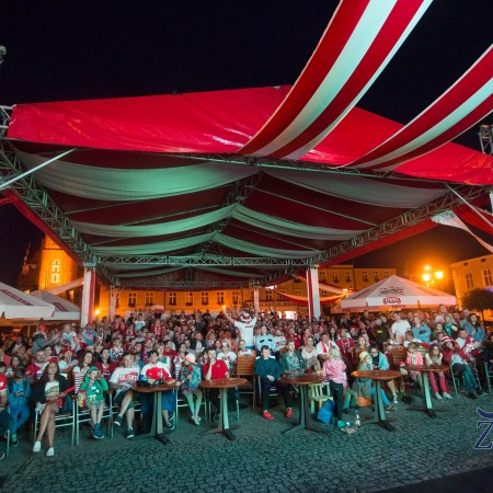 Zgierskie Kino Kibica podczas meczu Polska - Portugalia