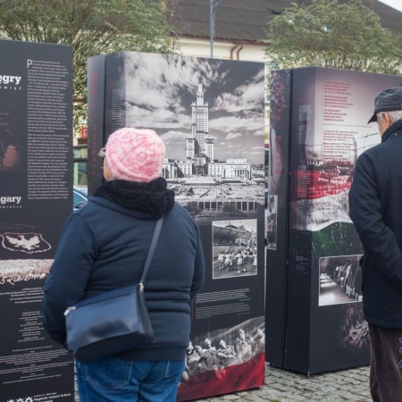 Plac Jana Pawła II - wystawa plenerowa "1956: Polska-Węgry. Historia i pamięć" 
