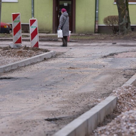 Zdjęcie remontowanego wjazdu przy ul. Łódzkiej 86