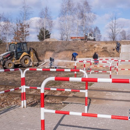 Prace modernizacyjne na przejściu przy dworcu kolejowym Zgierz-Północ