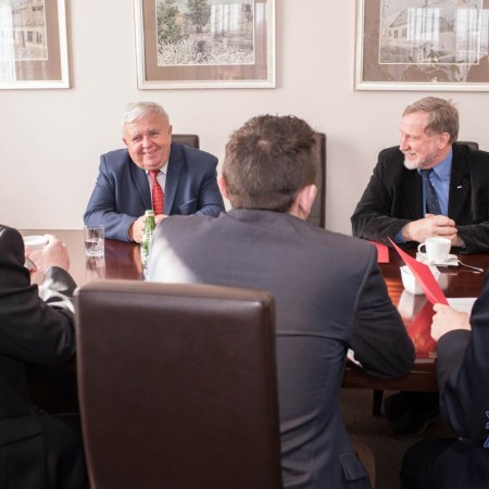 Przedstawiciele firm Euron, Skomur oraz Miasta Zgierza