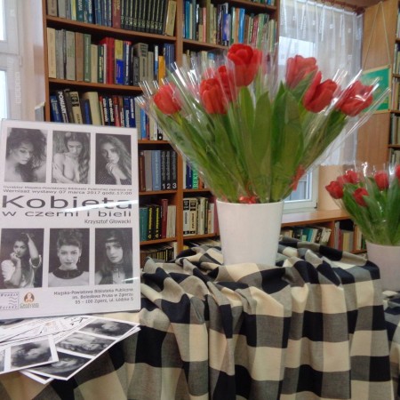 Wernisaż wystawy fotograficznej Krzysztofa Głowackiego "Kobieta w czerni i bieli"