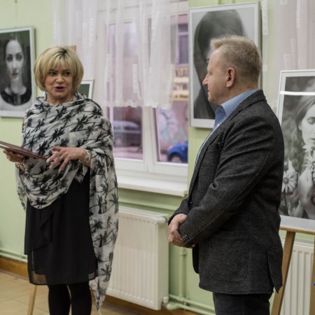 Wernisaż wystawy fotograficznej Krzysztofa Głowackiego "Kobieta w czerni i bieli"