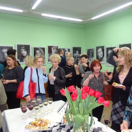 Wernisaż wystawy fotograficznej Krzysztofa Głowackiego "Kobieta w czerni i bieli"