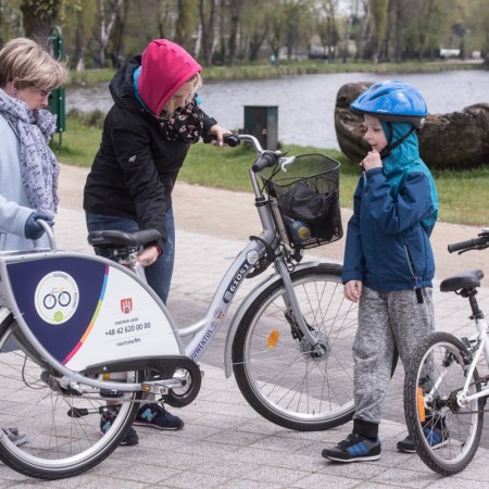 Stacja Zgierskiego Roweru Miejskiego w Parku Miejskim - maj 2017 r.