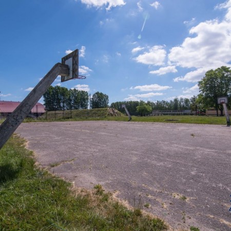 Boisko przy SP 5 przed przebudową - czerwiec 2017 r.