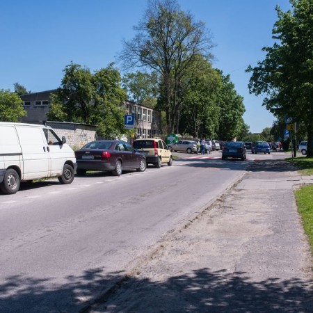 Widok chodnika przed inwestycją