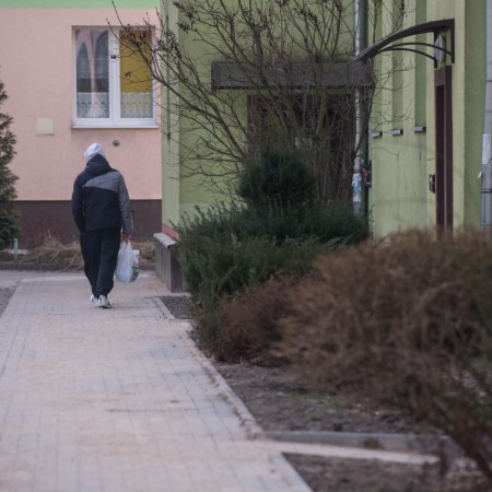 Widok chodników na osiedlu Stary Kurak po modernizacji -  styczeń 2018 r.