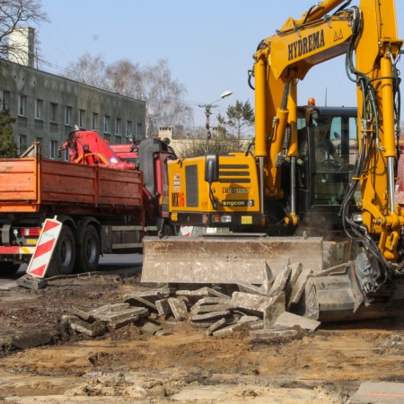 Modernizacja chodnika przy ul. Długiej - 10.04.2018 r.