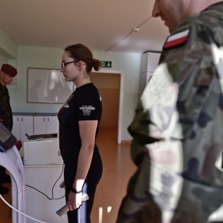 Szkolenie ochotników, którzy wstąpią do WOT