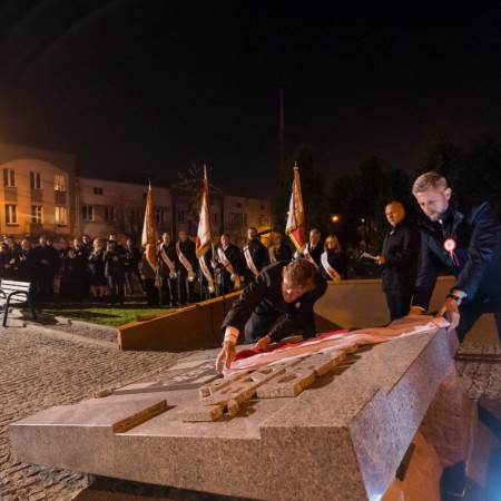 Uroczyste odsłonięcie Pomnika Wolności i Niepodległości