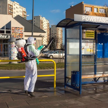 Mycie i dezynfekcja przystanków autobusowych