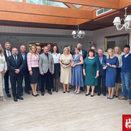 Zdjęcie grupowe przedstawicieli miasta Zgierza oraz miasta Orzysz