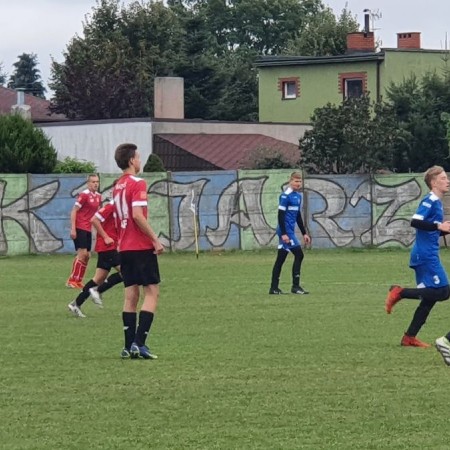 piłkarze na boisku MOSiR Zgierz przy ul. Wschodniej 2