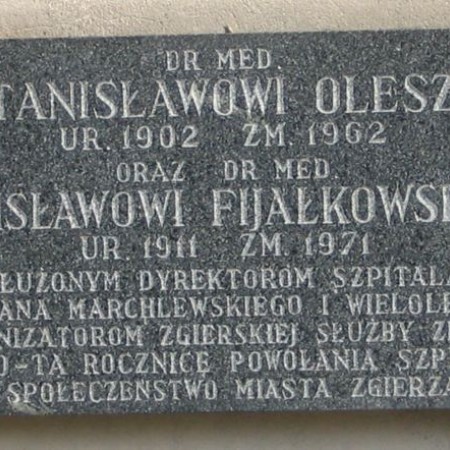 Zasłużeni dla Służby Zdrowia - umieszczona na ścianie budynku dawnego Szpitala Miejskiego w Zgierzu (ul. Dubois 17) - zdjęcie 2005 r.