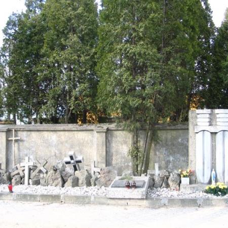 Stary Cmentarz - Pomnik ofiar 1939 roku - ul. Ks. Piotra Skargi 28 - zdjęcie 2005 r.