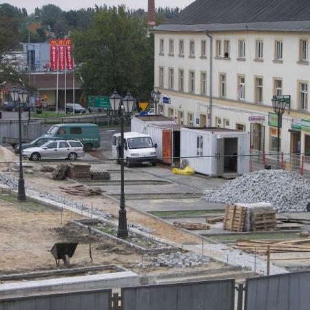 Zdjęcie przedstawia Plac Jana Pawła II - Prace przy rewitalizacji