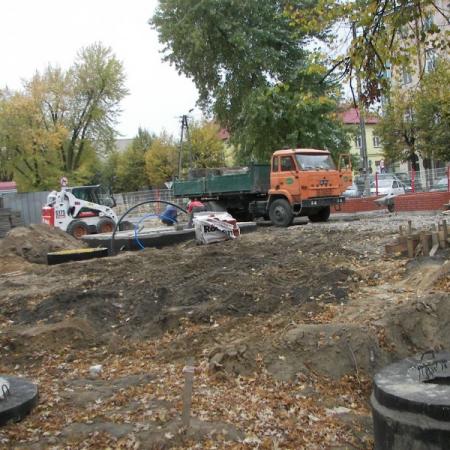 Zdjęcie przedstawia Plac Kilińskiego - W trakcie rewitalizacji