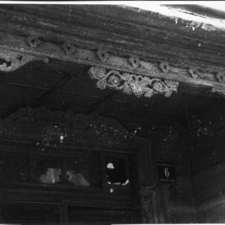 Zdjęcie archiwalne przedstawia zabytkowe elementy wykończenia domów tkackich