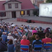 Publiczność ogląda film "Zimna Wojna"