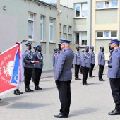 Uroczystości na dziedzińcu Komendy Powiatowej Policji w Zgierzu