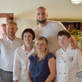 Marcin Gortat, Przemysław Staniszewski, przedstawiciele Cafe & Bistro u Tkaczy