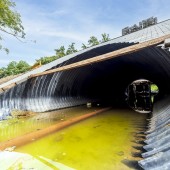 przebudowa mostu nad rzeką Wrzącą na granicy Zgierza i Łodzi