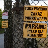 tabliczka "teren prywatny" na posesji przy ul. Twardej