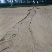 Uszkodzona plaża na Malince