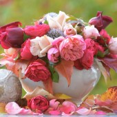 Bukiet róż w wazonie - fot. pixabay.com (domena publiczna)