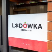 Lodówka społeczna przy ul. Cezaka w Zgierzu