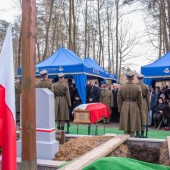 Uroczystości pogrzebowe w Lesie Lućmierskim