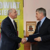 marszałek województwa łódzkiego Witold Stępień oraz starosta zgierski Bogdan Jarota