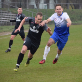 Na zdjęciu w ciemnych koszulkach: Łukasz Wiśniewski i z tyłu Patryk Pietrasiak 