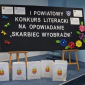 Tablica z informacją o konkursie - fot. Starostwo Powiatowe w Zgierzu