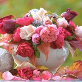Bukiet róż w wazonie - fot. pixabay.com (domena publiczna)