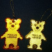 Znaczki odblaskowe - fot. Komenda Powiatowa Policji w Zgierzu