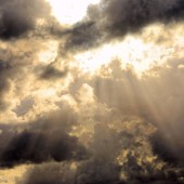 Chmury na niebie - fot. pixabay.com (domena publiczna)